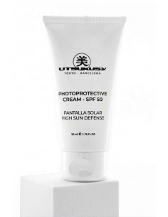UVA + UVB filtreli SPF 50 güneş kremi